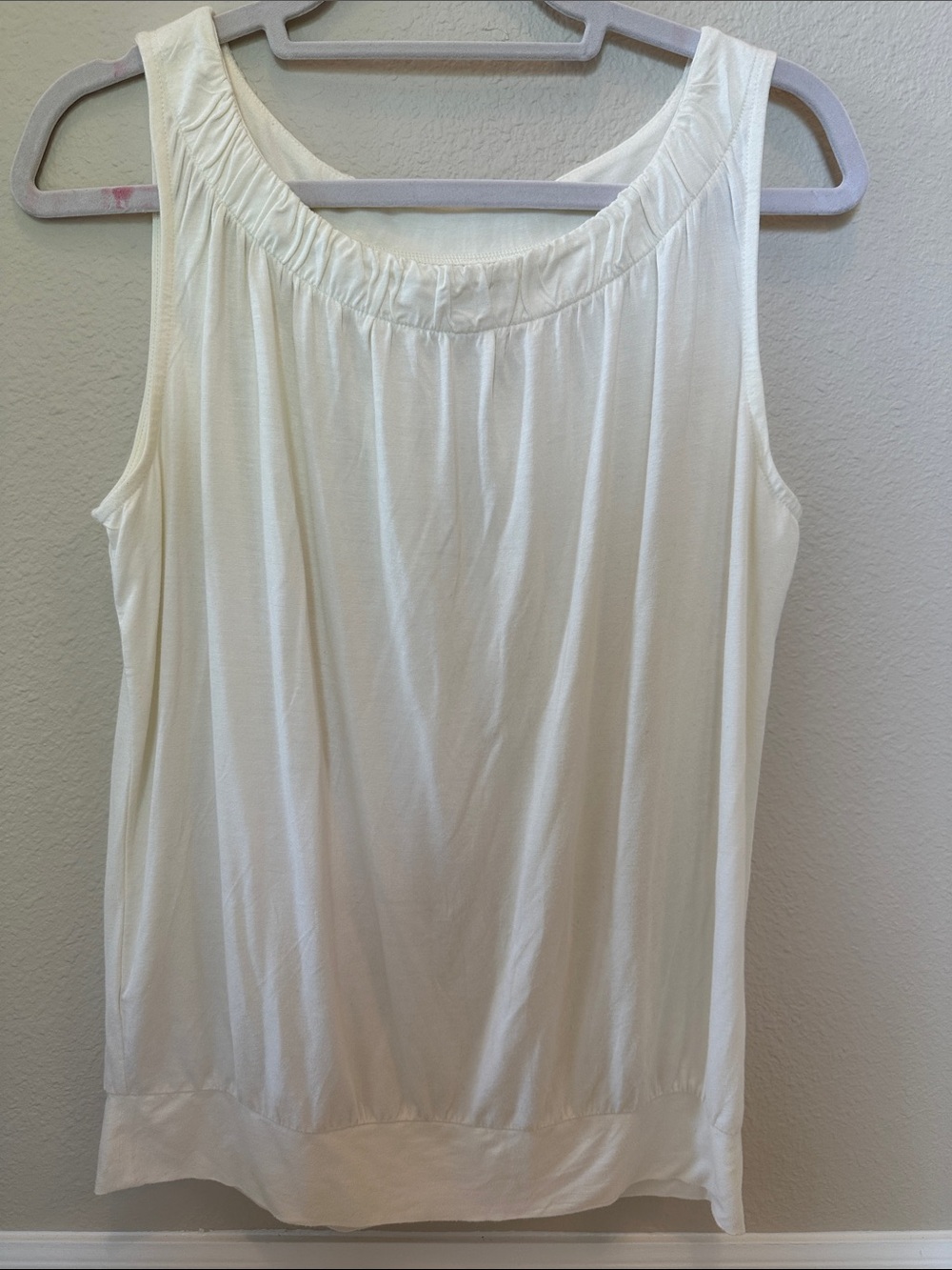 LOFT Cream Scoop Neck Sleeveless Tank